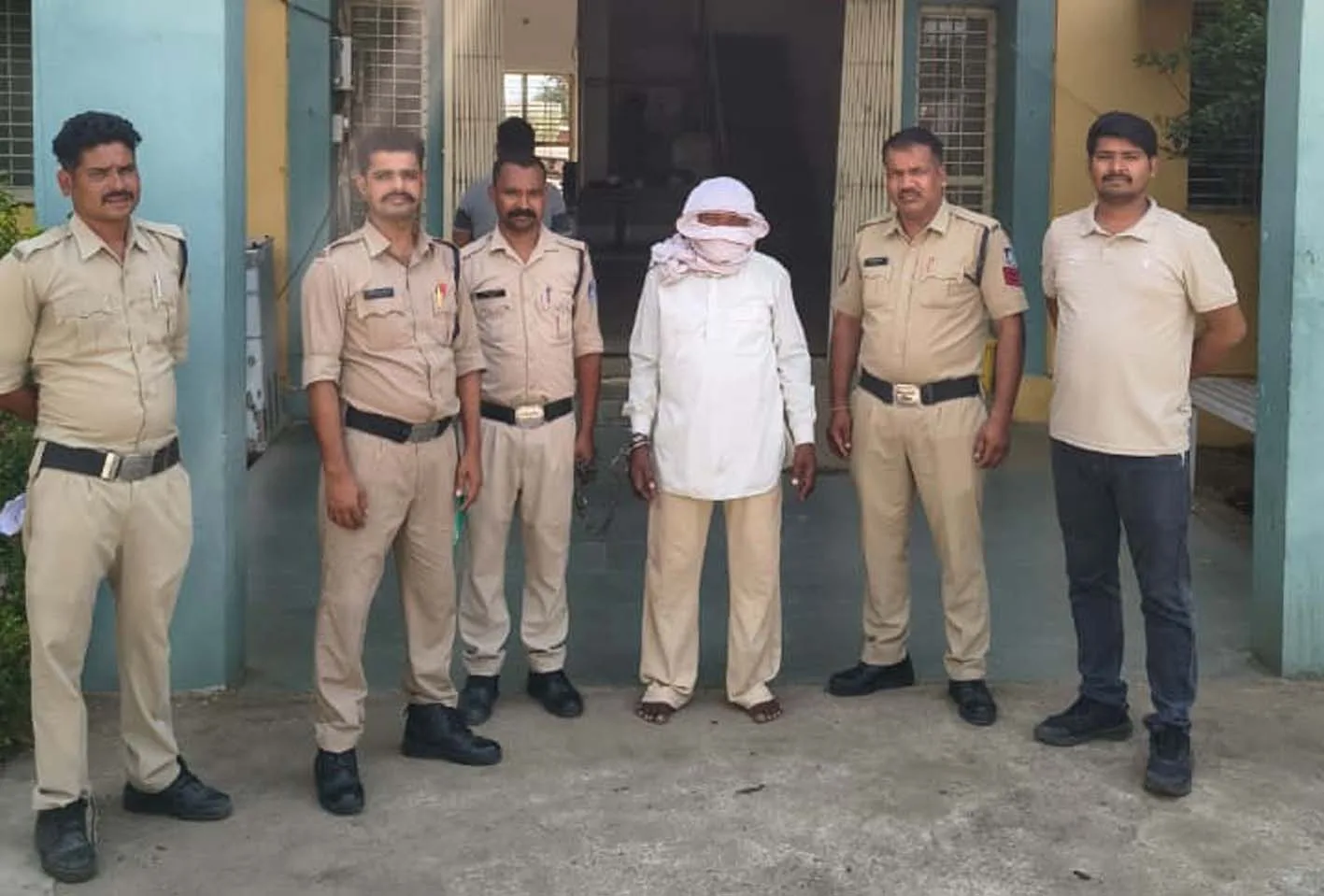 छीपाबड़ पुलिस की बड़ी कार्रवाई, 60 लीटर कच्ची शराब जब्त
