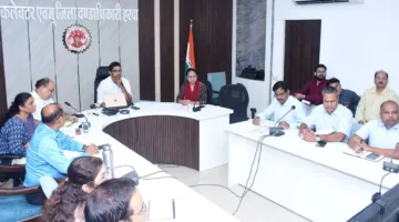 आवारा कुत्तों को रिहायशी क्षेत्रों से हटाएं