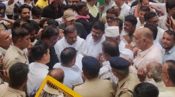 कांग्रेस ने किया नगर पालिका घेराव