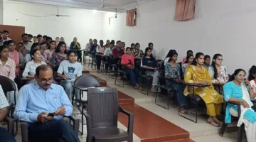 गुरु पूर्णिमा पर गुरुजनों का सम्मान, विद्यार्थियों ने पुष्प अर्पित कर जताई श्रद्धा
