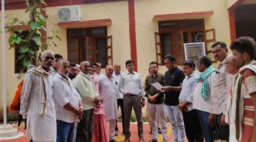 मूंग खरीदी सहित किसानों की विभिन्न मांगों को लेकर सौंपा ज्ञापन