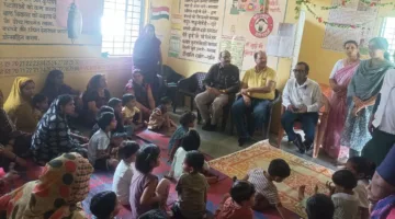 सीएमएचओ डॉ. सिंह व डीपीओ विवेक शर्मा ने किया आंगनवाड़ी का निरीक्षण