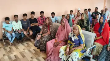 सेफ क्लिक 2.0 अभियान के तहत ग्रामीणों और छात्रों को साइबर सुरक्षा की दी जानकारी