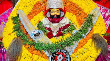 योगिनी एकादशी पर गेंदे के फूलों से सजा बाबा श्याम का दरबार
