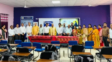 पीएम कॉलेज ऑफ एक्सीलेंस में गुरुजनों का सम्मान