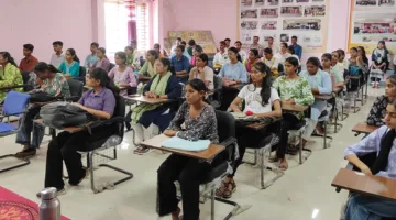 नवप्रवेशित विद्यार्थियों के लिए प्रवेश उत्सव आयोजित