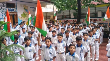राष्ट्रीय ध्वज अंगीकरण दिवस पर विद्यालयों में हुए प्रेरणादायी कार्यक्रम