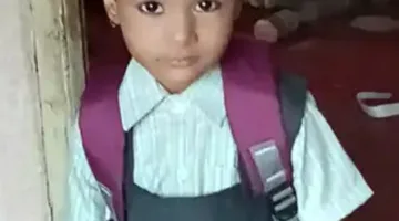 स्कूल वैन-बाइक की टक्कर में घायल मासूम छात्रा की मौत