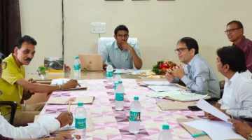 छात्रों को तकनीकी और आईटी पाठ्यक्रमों से जोड़ने पर जोर