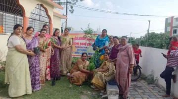 प्रदोष व्रत व कारगिल विजय दिवस पर अग्रवाल महिला महासभा ने किया वृक्षारोपण