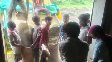 समर्थन मूल्य पर मूंग खरीदी में अंगूठे की अनिवार्यता बनी किसानों की परेशानी