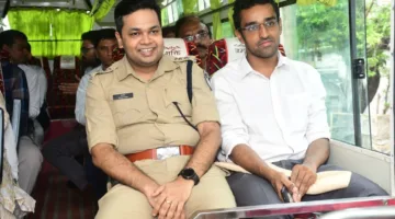 एक ही बस से ‘सांझ चौपाल के लिए मकड़ाई पहुंचे जिला अधिकारी