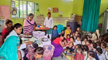सीएमएचओ ने बच्चों को पिलाई विटामिन ए की दवा