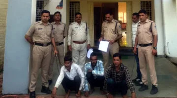 वेयरहाउस के ट्रांसफार्मर से लाखों की चोरी का खुलासा, चार आरोपी गिरफ्तार
