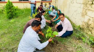 महात्मा गांधी स्कूल में पौधारोपण कर दिया पर्यावरण संरक्षण का संदेश