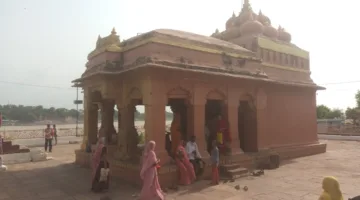 आषाढ़ अमावस्या पर नर्मदा में उमड़ा आस्था का सैलाब