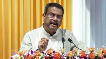 केंद्रीय शिक्षा मंत्री का इस्तीफा     “मंत्री धर्मेंद्र प्रधान ने कहा युवाओं की भावना का सम्मान, जंतर मंतर पर जश्न का माहौल”