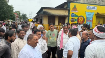 जिला कांग्रेस अध्यक्ष ने खाद वितरण में लापरवाही को लेकर प्रशासन को दी चेतावनी  