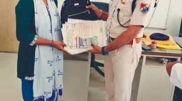 ऑपरेशन अमानत के तहत आरपीएफ ने लौटाया नगदी व महत्वपूर्ण दस्तावेजों से भरा बैग