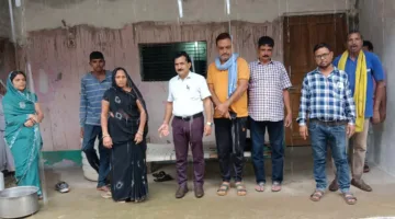 कलेक्टर के निर्देश पर तहसीलदार ने महिला को दिलाया मकान पर कब्जा