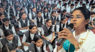 संस्कार विद्यापीठ में नशा मुक्ति जागरुकता कार्यशाला संपन्न