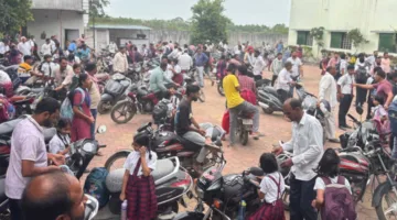 स्कूल वाहन चालकों की हड़ताल से पालक परेशान