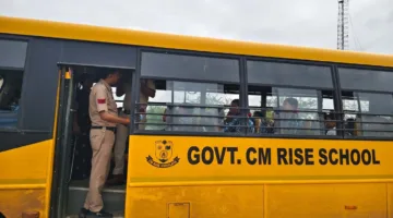 स्कूली बच्चों की सुरक्षा के लिए हरदा पुलिस का विशेष अभियान, दो स्कूल वाहन जब्त