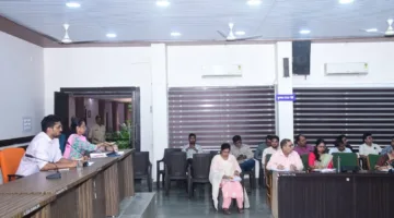 कलेक्टर ने प्रधानमंत्री पोषण शक्ति निर्माण योजना की समीक्षा की
