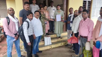 प्रदेशभर के पटवारी बस्ता-रिकॉर्ड जमा कर अनिश्चितकालीन कलमबंद हड़ताल पर